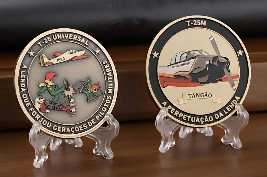 Moeda comemorativa do T-25M