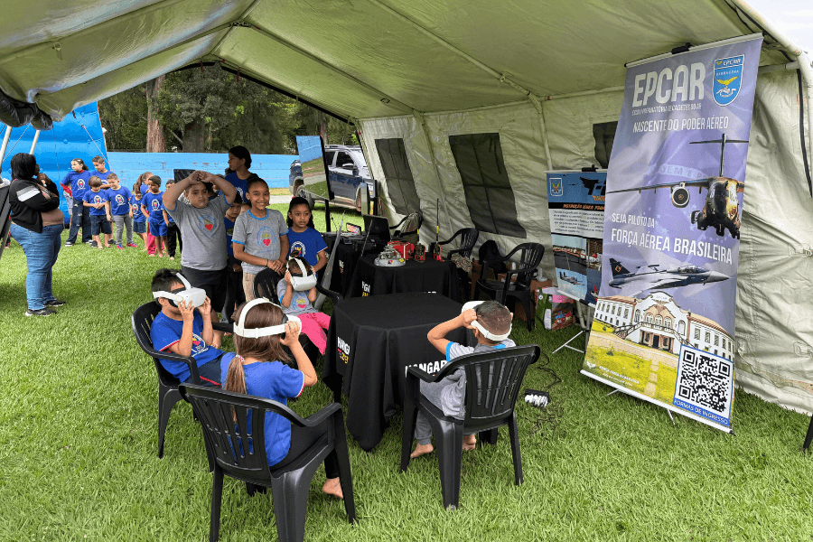 Evento social Natal das Forças reuniu crianças e jovens